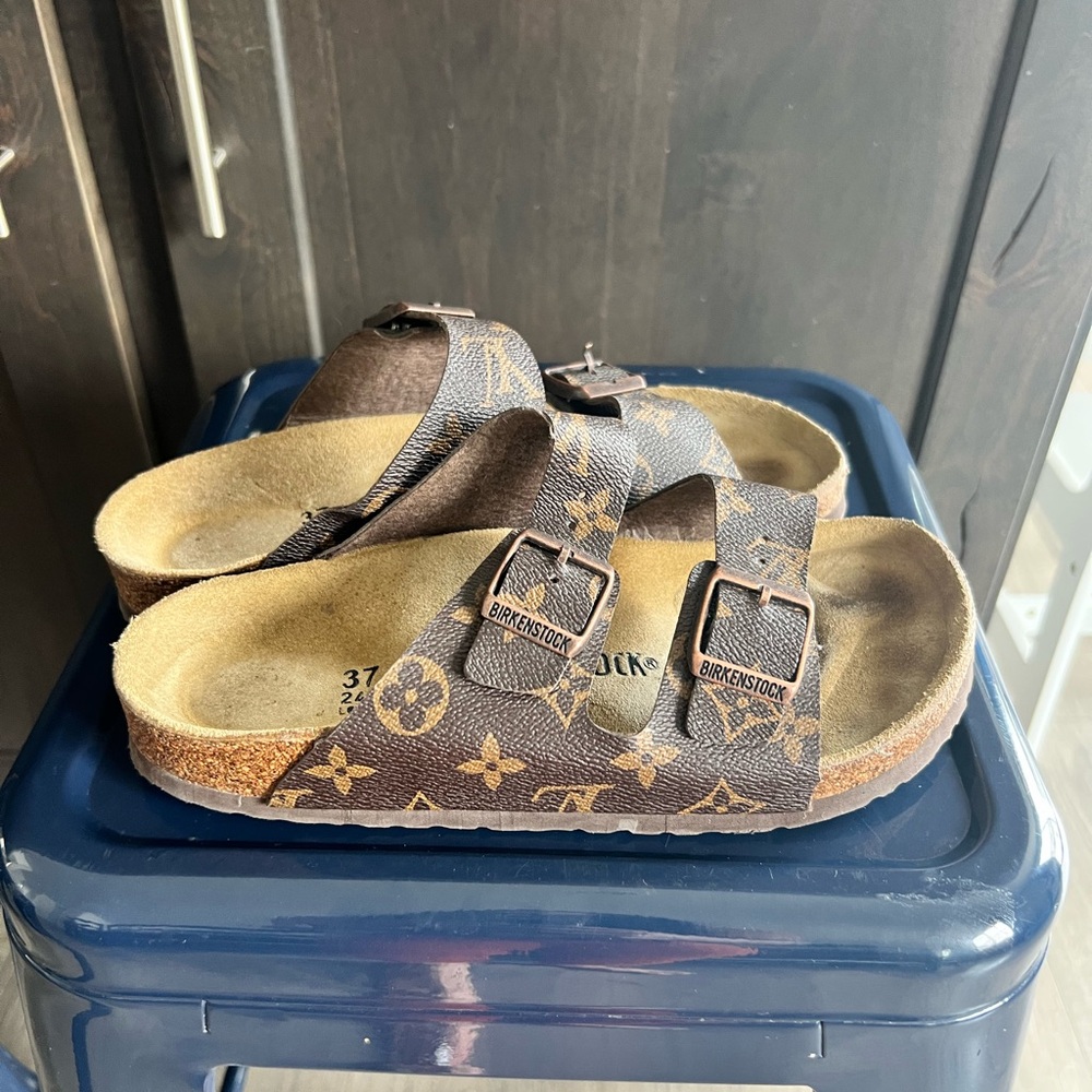 birkenstock Louis Vuitton